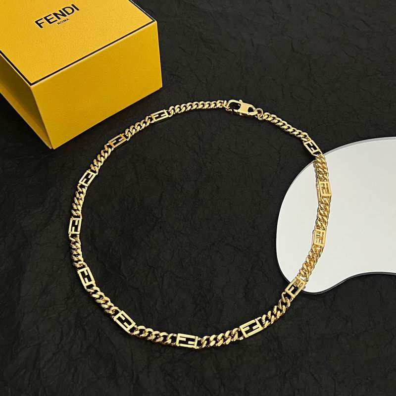 Fendi necklace 10lyr2